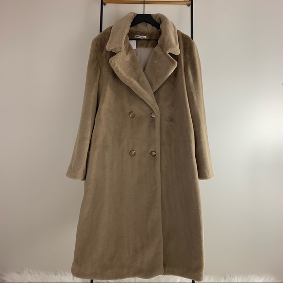 Reformation | Hank Double Breasted Faux Fur Coat - Picture 3 of 8